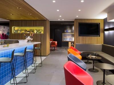 Hotel Campanile 12 - Bercy Village París
