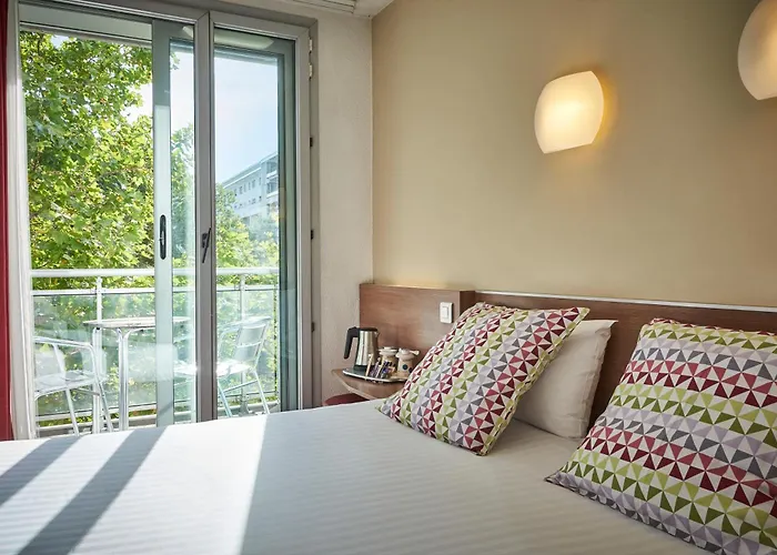 Hôtel Kyriad Bercy Village